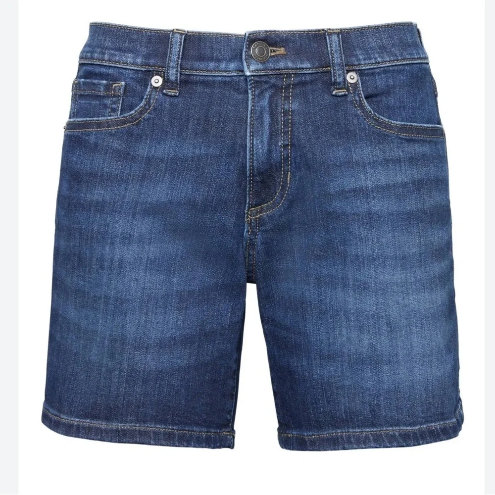Banana Republic Premium Denim Roll up Blue Denim Shorts Medium Wash women’s 25
